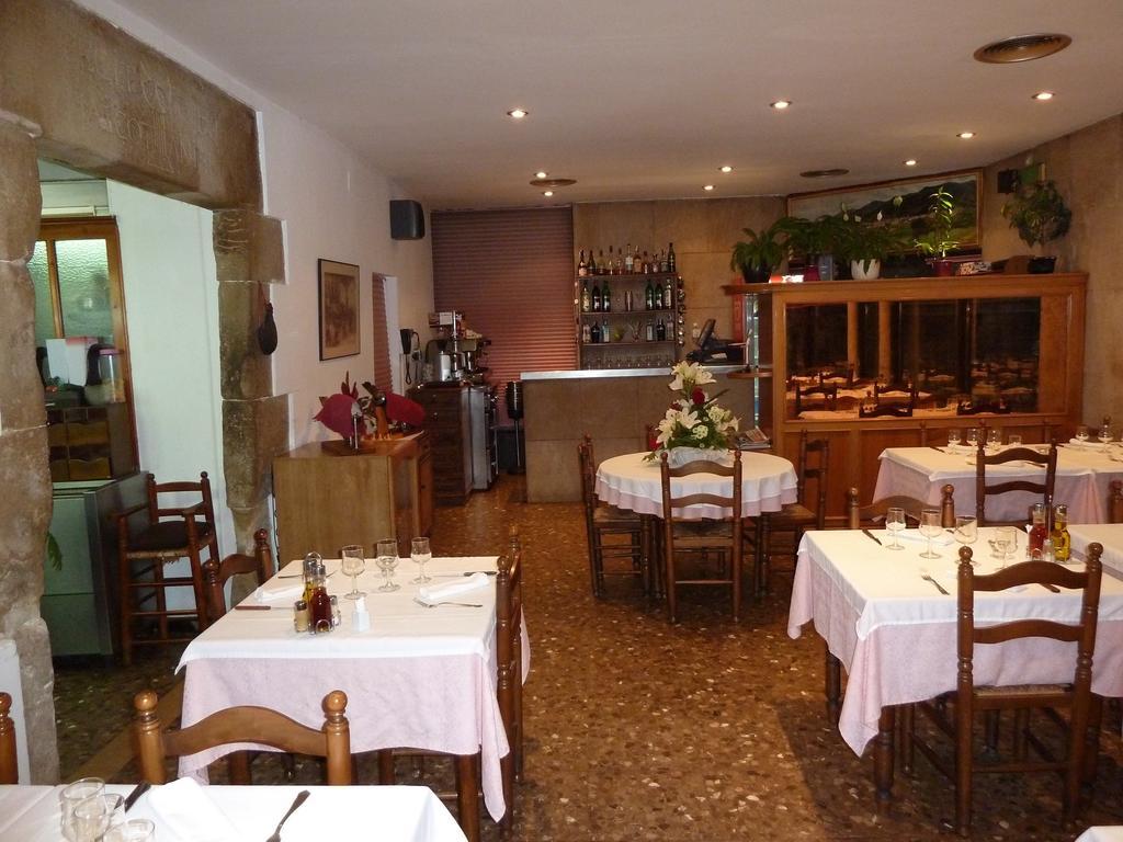 Restaurant Fonda Giralt Hotell Amer Eksteriør bilde